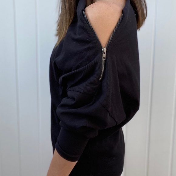 Cold Shoulder Top - Picture 3 of 6